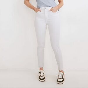 Madewell White Curvy High Rise Skinny Jeans!